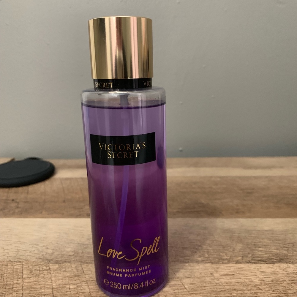 Victoria’s Secret love spell fragrance spray